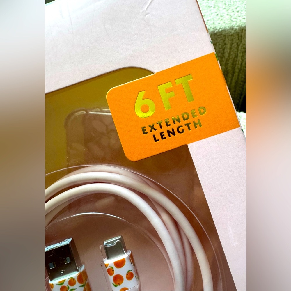 NEW! Delilah Orange Design Protective Slim Case + USB-C Cable for iPhone 15 - Picture 8 of 9